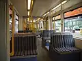 Fahrgastraum über einem Laufwerk in einem Flexity 2 der Gold Coast Light Rail
