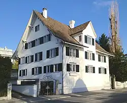 Goldbacherhof 2013. Die Dachlukarne wurde 1924 angebaut.