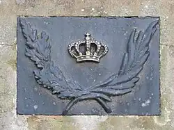 Krone und Lorbeerkranz