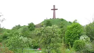 Der Grodzisko mit dem Millenniumskreuz
