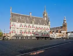 Marktplatz mit Rathaus und Sint Janskerk