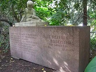 Knabe mit Nachtigall, Grabmal Ilse Helling-Rosenthal, Südfriedhof Leipzig