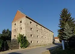 Denkmalgeschützter Schüttkasten in Potzneusiedl