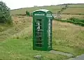 Grüne Telefonzelle Typ K6 auf der Isle of Man