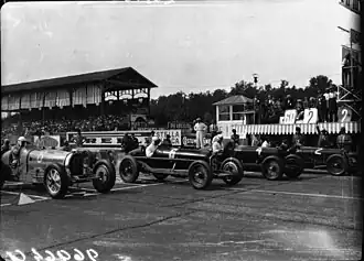 Caracciola in seinem P3 (Mitte) beim Start in Monza 1932