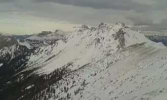 Winterliche Griesmauer vom Polster aus gesehen