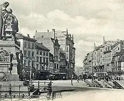 Der gleiche Blick am Boden, links das Reformationsdenkmal, um 1900