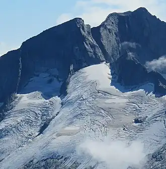 Großelendkopf (links) und Hochalmspitze (rechts), davor das Großelendkees – gesehen von Westen