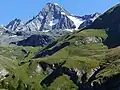 Im Ködnitztal: Großglockner mit Lucknerhütte (Bildmitte).