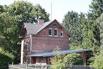 Ehemaliges Empfangsgebäude des Bahnhofs Großheirath