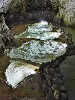 Kaskade des unterirdischen Flusses