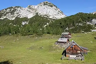 Die Leistalm mit dem Grubstein