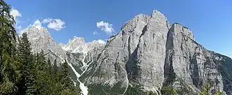 Der Croz dell’Altissimo mit dem Val di Seghe und seiner etwa 1000 m hohen Südwestflanke mit der Doppelspitze