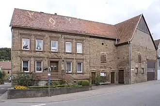 Repräsentatives Eckwohnhaus