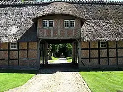 Gut Frauenhof, Torhaus