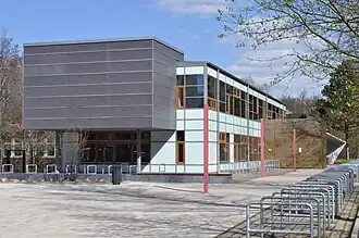 Hauptgebäude des Gymnasiums Buckhorn