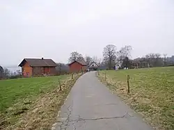 Ortsansicht von Höhe, im Hintergrund die Bevertalsperre