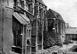 Durchblick vom Schüsselbuden über die Baustelle des Werkhauses auf die Marienkirche