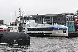 Die neue Finkenwerder (IV) am Betriebsponton St.&nbsp;Pauli Fischmarkt (2024)