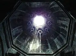 Kuppel im Hamazasp-Gebäude