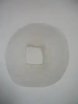 Vermauertes Hagioskop der Kirche in Dunum (Innenansicht)