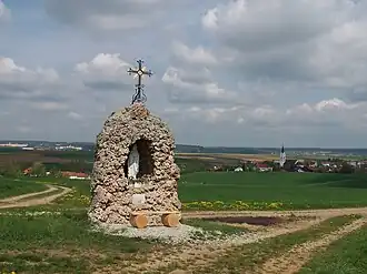 Bergmaiergrotte auf freiem Feld