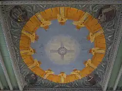 Blick nach oben im Kirchenschiff Hainsberg