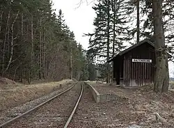 Eine der vielen Haltestellen außerhalb der Ortschaften wie hier in Kaltenbrunn