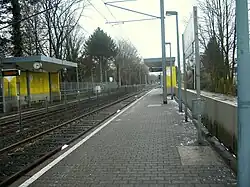 Oberkassel Süd/Römlinghoven – Flachbahnsteig