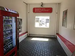 Wartebereich am Bahnsteig 2, August 2019