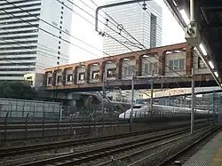 Vorbeifahrender Shinkansen