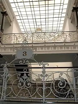 Im Treppenhaus obere Geschosse