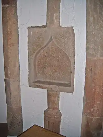 Lavabonische im Chor der Kirche