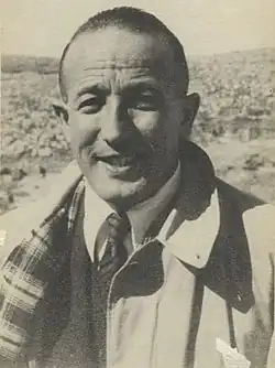 Schwarz-Weiß-Porträtfoto von Hans Beyth