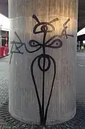Säule unter Rheinkniebrücke, Parkplatz Neusser Straße, Düsseldorf