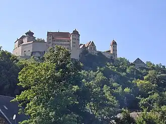 Die Harburg in der gleichnamigen Stadt liegt direkt am Schwäbische-Alb-Radweg.