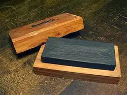 Schwarzer Arkansasstein