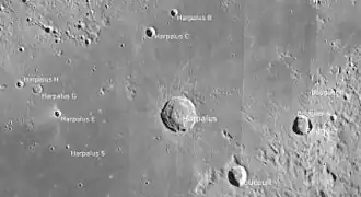 Harpalus mit Nebenkratern (LROC-WAC)