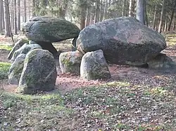 Poldenhünensteine in Harrenstätte
