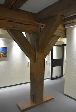 Ständer­bal­ken im 2. Ober­geschoss