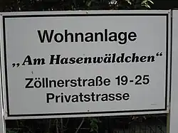 Schild für die Wohnanlage „Am Hasenwäldchen“