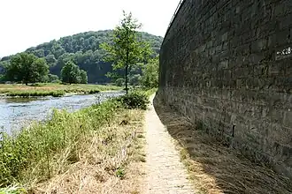 Historischer Leinpfad, NSG am Ufer gegenüber