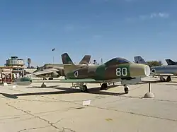 Ein Dassault Ouragan Jet der 107. Staffel „Lion's Head“ (auch in der Staffel „Hornet“) im IAF-Museum bei Chazerim im Jahr 2010