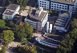Hauptgebäude des ZSW mit dem Geschäftsbereich Elektrochemische Energietechnologien in Ulm.