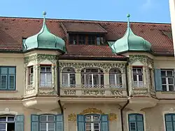 Zwiebeltürmchen mit Hopfen-Dekor