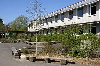 Hauptschulhof der Alfred-Teves-Schule