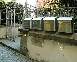 Briefkästen von Stiftungen am Haus der Braunschweigischen Stiftungen