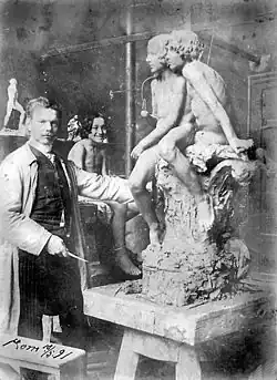 Wilhelm Haverkamp im Atelier Studio Nr. 7 der Villa Strohl-Fern, 1891