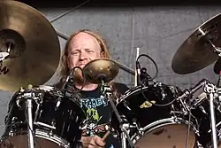 Schlagzeuger Till Hartmann