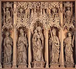 Skulpturen im Schrein